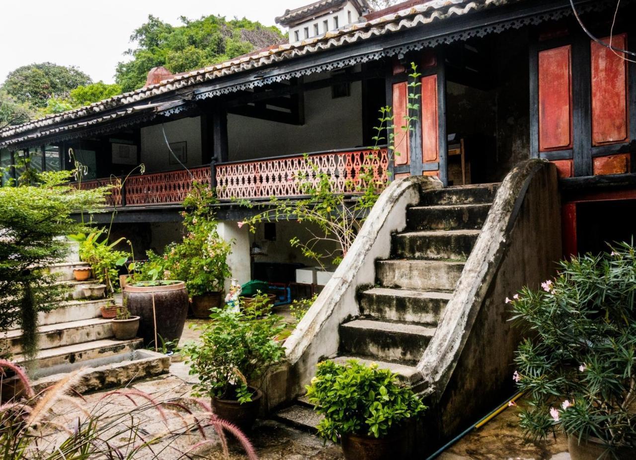 Talakkia Boutique Hotel Bangkok Exterior photo